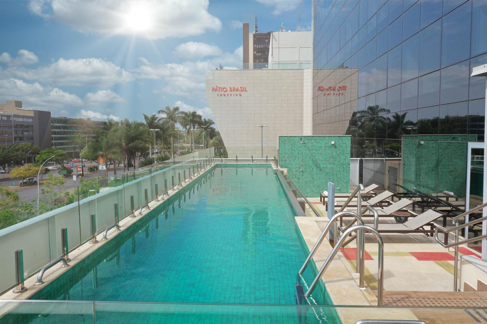 Отель Tryp By Wyndham Brasilia Nacoes Экстерьер фото